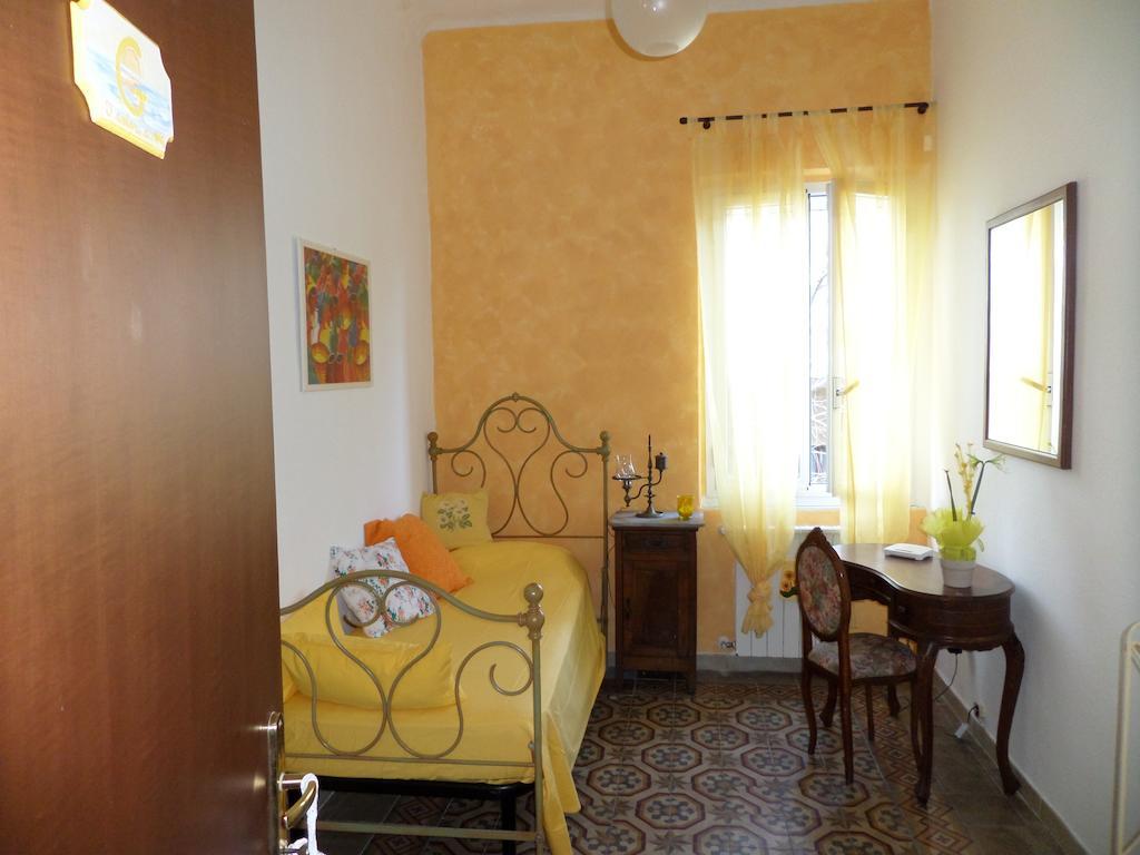 Bed and Breakfast I Colori Di Mag Специя Номер фото